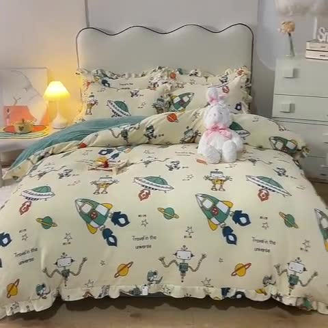 91家纺网 家纺一手货源 找家纺 甜之梦家纺 2025新款泥点绒印花四件套（任何尺寸都可定做） 太空机器人米白