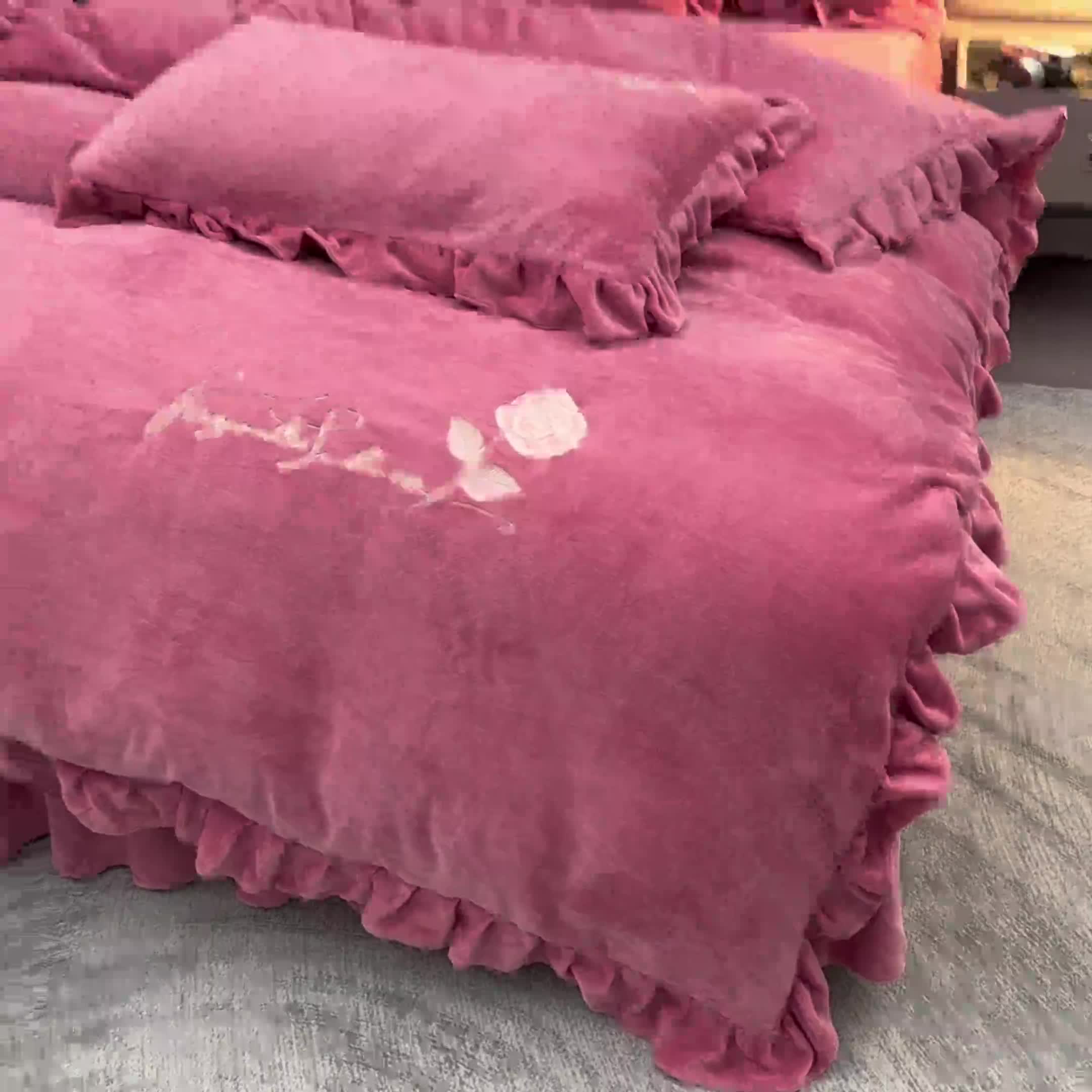 91家纺网 家纺一手货源 找家纺 （总）绣女坊 2024新款韩版花边绣花牛奶绒四件套