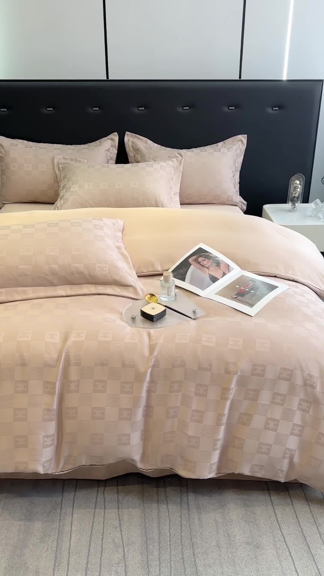 91家纺网 家纺一手货源 找家纺 宅家居 2023新款轻奢高精密贡缎提花臻品真丝四件套 赛琳娜-香槟金