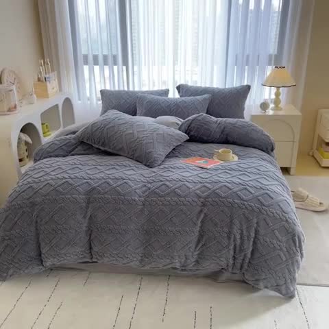 91家纺网 家纺一手货源 找家纺 绒世界 2024秋冬新款加厚塔芙绒简约款牛奶绒四件套 浅灰