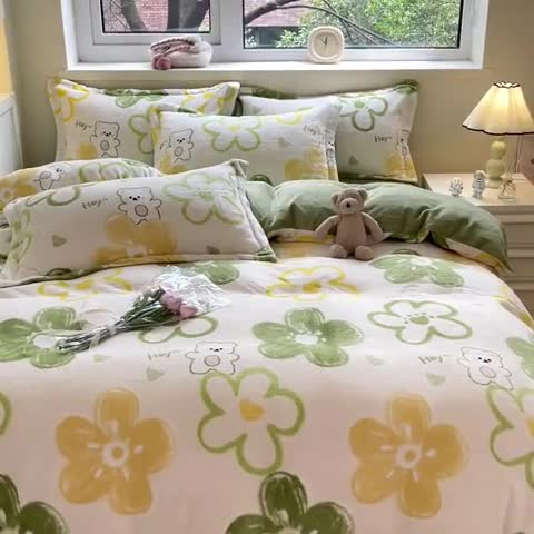 91家纺网 家纺一手货源 找家纺 金丝鸟家纺 2023新款220g全消光印花款牛奶绒四件套 清新小可爱