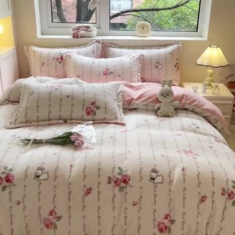 91家纺网 家纺一手货源 找家纺 金丝鸟家纺 2023新款220g全消光印花款牛奶绒四件套 罗纹小兔