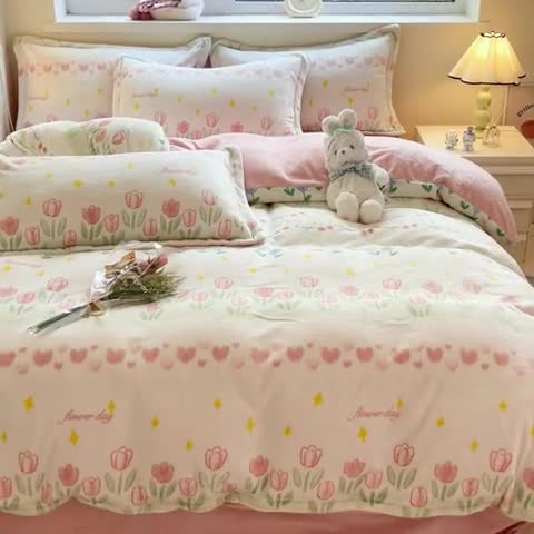 91家纺网 家纺一手货源 找家纺 金丝鸟家纺 2023新款220g全消光印花款牛奶绒四件套 花坪