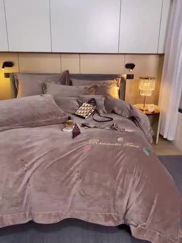 91家纺网 家纺一手货源 找家纺 瑞驰家纺 2023新款A类婴儿绒刺绣加厚保暖四件套—艾丽莎 艾丽莎-卡其