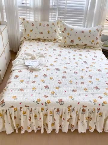 91家纺网 家纺一手货源 找家纺 罗艺轩 2024新款全棉花边床笠式夹棉床裙三件套波塞尔庄园安妮小熊