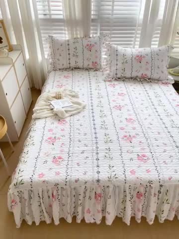 91家纺网 家纺一手货源 找家纺 罗艺轩 2024新款全棉花边床笠式夹棉床裙三件套波塞尔庄园清新雅韵
