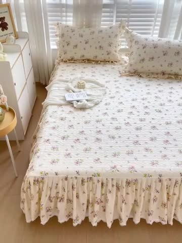 91家纺网 家纺一手货源 找家纺 罗艺轩 2024新款全棉花边床笠式夹棉床裙三件套波塞尔庄园清韵幽香