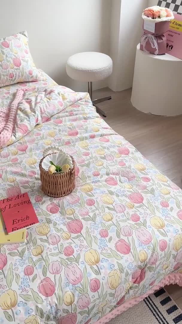 91家纺网 家纺一手货源 找家纺 星期八 2023新款复古碎花全棉豆豆春秋被四件套 郁金香