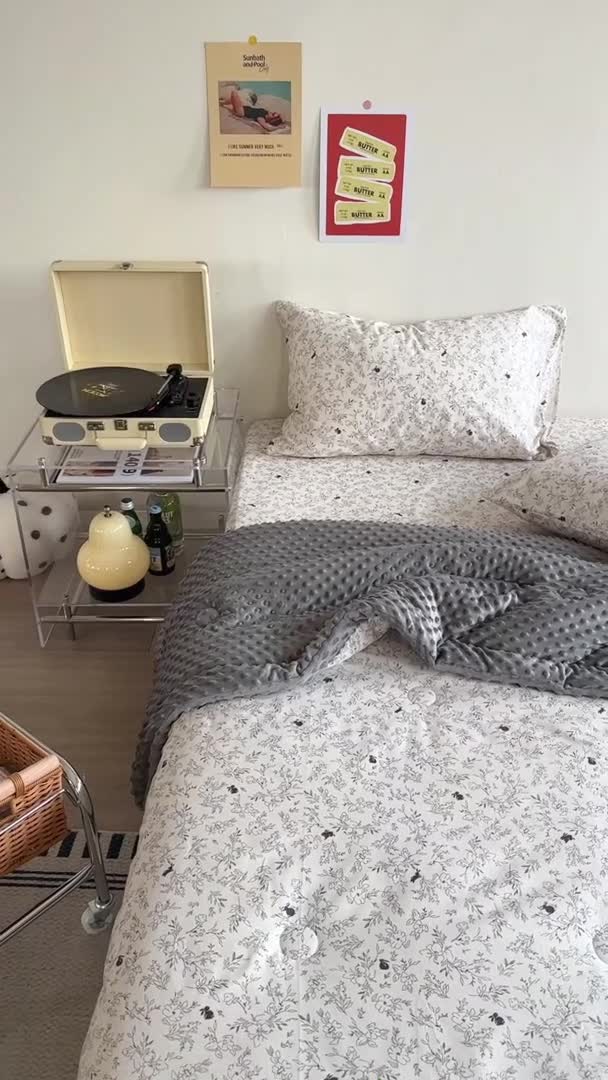 91家纺网 家纺一手货源 找家纺 星期八 2023新款复古碎花全棉豆豆春秋被四件套 莱茵