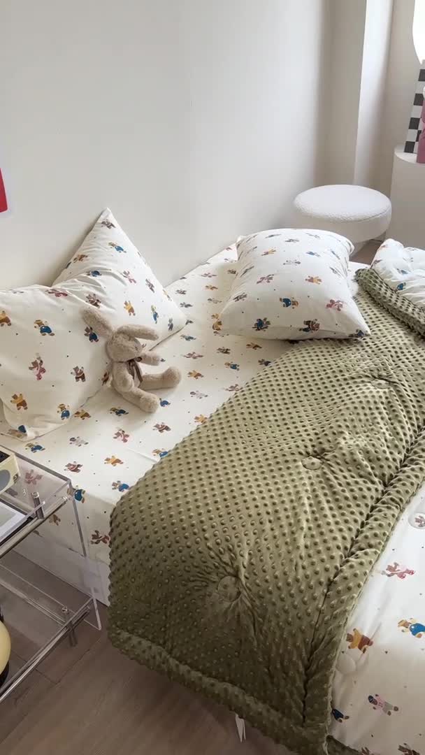 91家纺网 家纺一手货源 找家纺 星期八 2023新款复古碎花全棉豆豆春秋被四件套 可爱熊