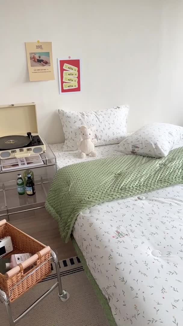 91家纺网 家纺一手货源 找家纺 星期八 2023新款复古碎花全棉豆豆春秋被四件套 精灵兔