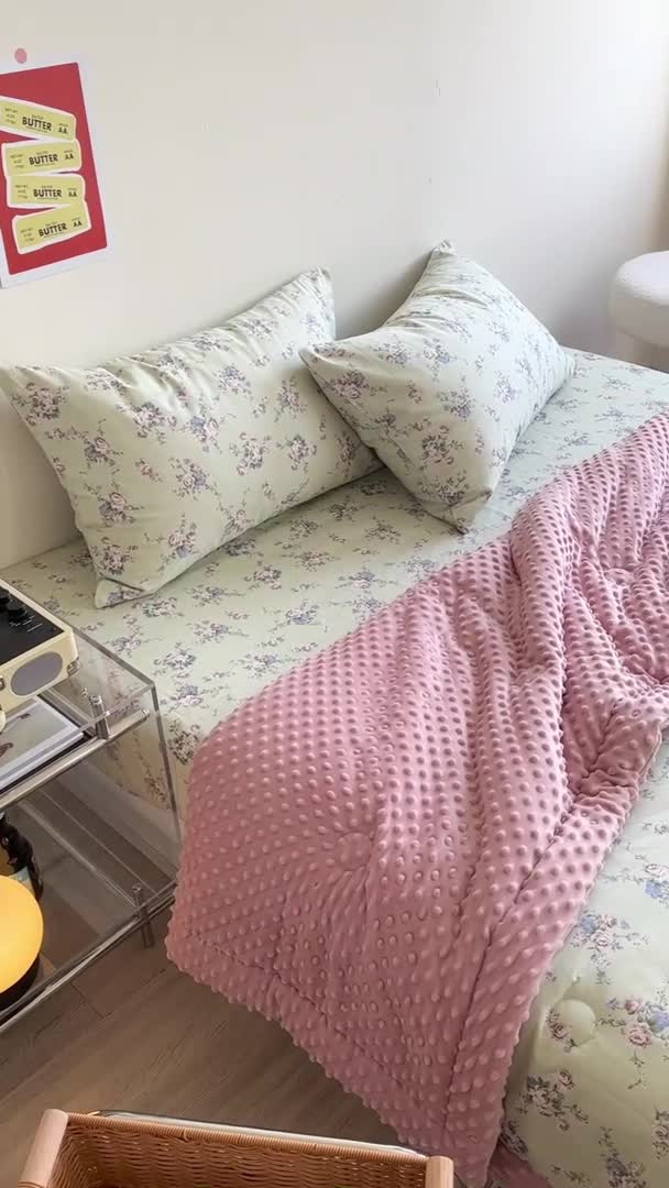 91家纺网 家纺一手货源 找家纺 星期八 2023新款复古碎花全棉豆豆春秋被四件套 花丛