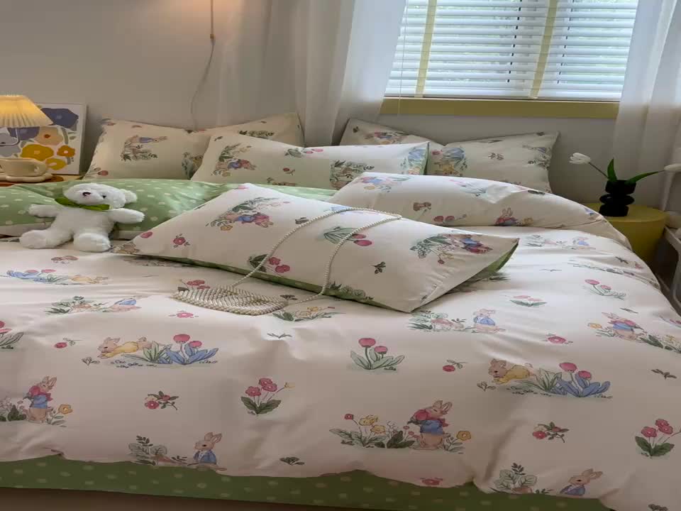 91家纺网 家纺一手货源 找家纺 芊寻 2024新款全棉13372田园风印花系列四件套 蘑菇兔