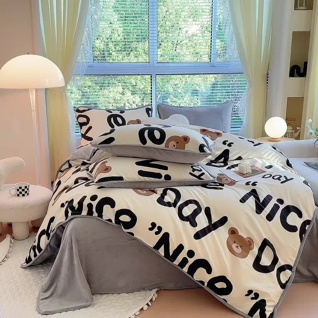 91家纺网 家纺一手货源 找家纺 琪琪阁 2023新款A棉B绒棉加绒牛奶绒四件套单被套 字母熊