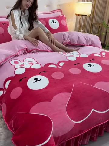 91家纺网 家纺一手货源 找家纺 2025新款230克8.5斤加厚高克重牛奶绒金貂绒法莱绒四件套冬季加绒法兰绒床裙款 爱心萌宠