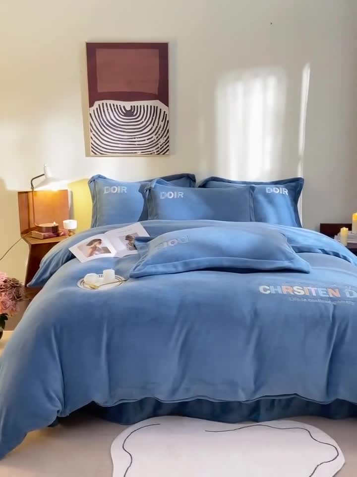 91家纺网 家纺一手货源 找家纺 （总）绒博士 2023新款舒适保暖220克牛奶绒四件套系列 罗拉