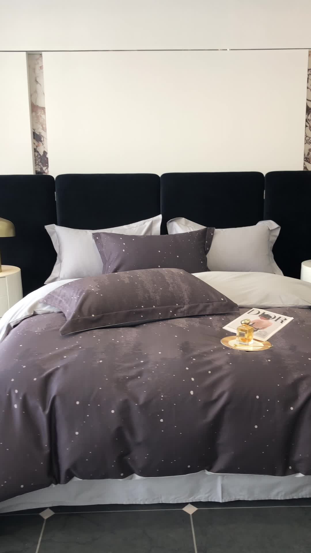 91家纺网 家纺一手货源 找家纺 红馆 2003新款轻奢高支棉臻品100支数码印花四件套--简约款 魅影