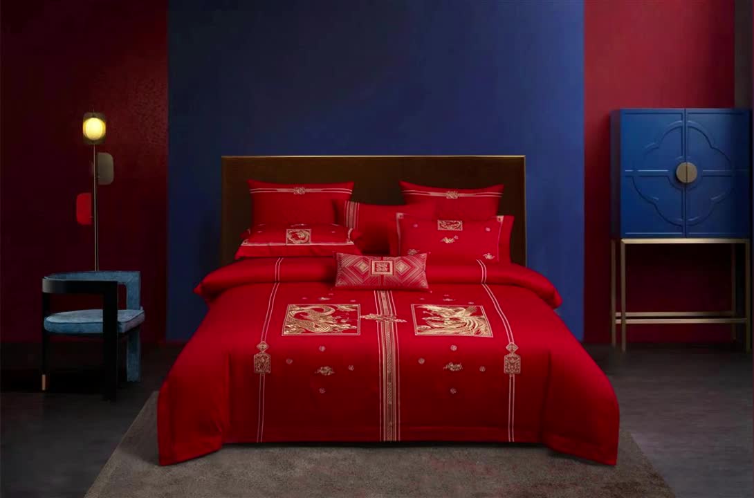 91家纺网 家纺一手货源 找家纺 爱情故事 2025新款100支婚庆四件套棚拍福禄寿喜金