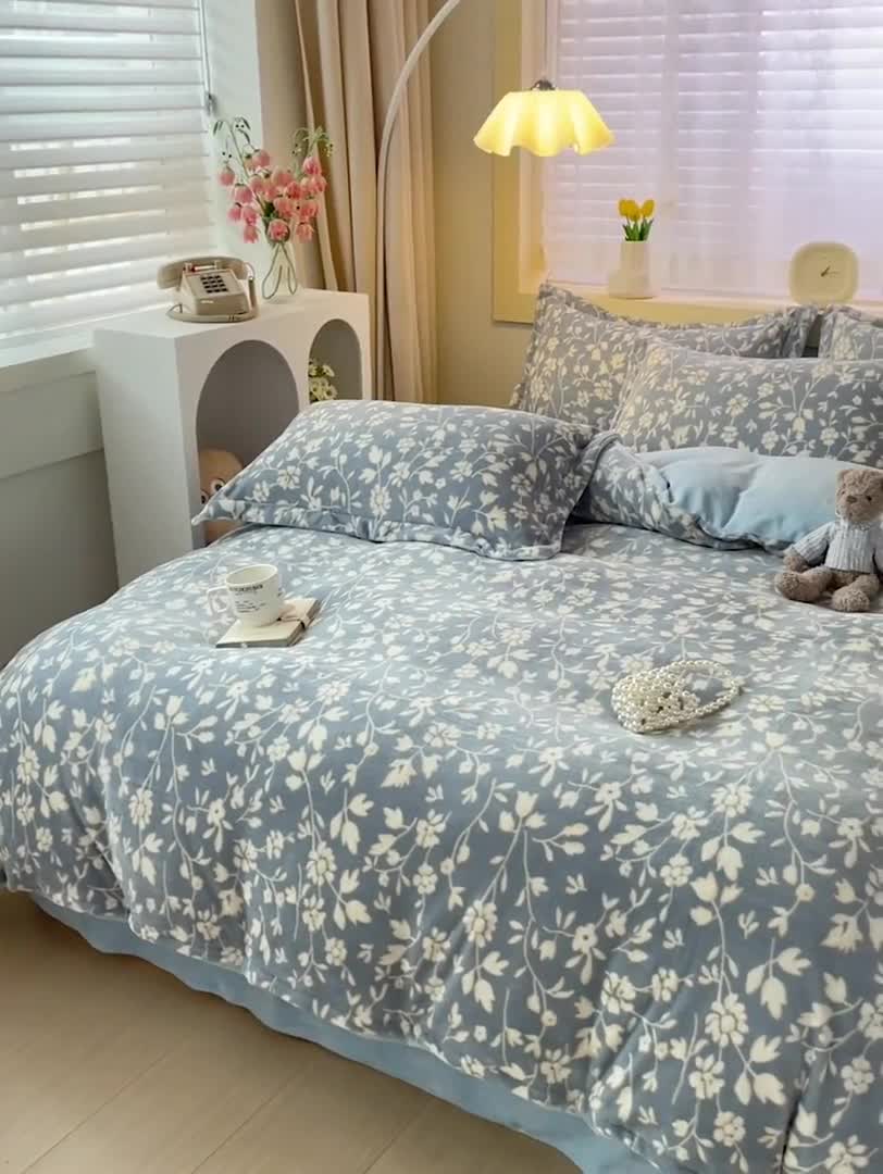 91家纺网 家纺一手货源 找家纺 畅畅家纺 2023新款活性印花小清新AB版加厚高克重法莱绒牛奶绒四件套 浪漫情调