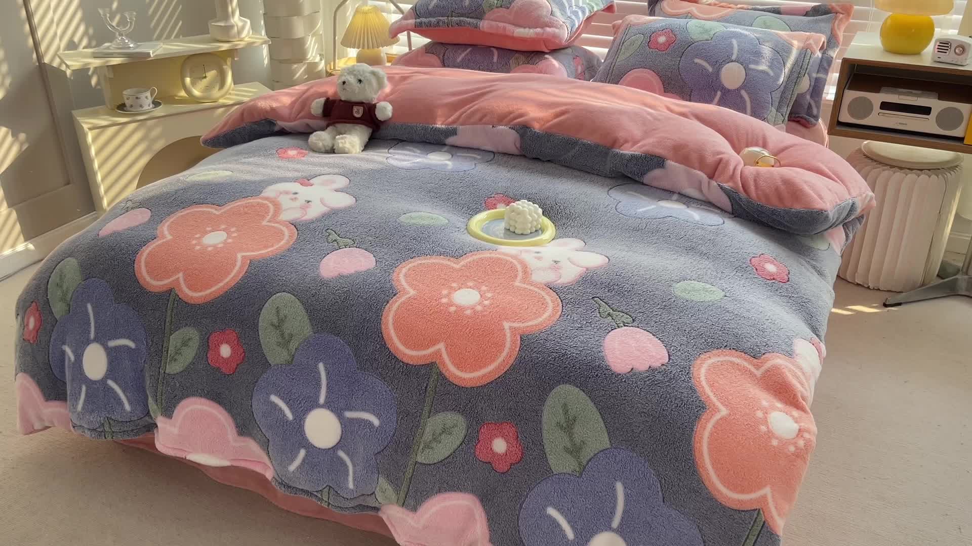 91家纺网 家纺一手货源 找家纺 宜家坊 2023新款高克重立体雪花绒四件套 系列一 太阳花