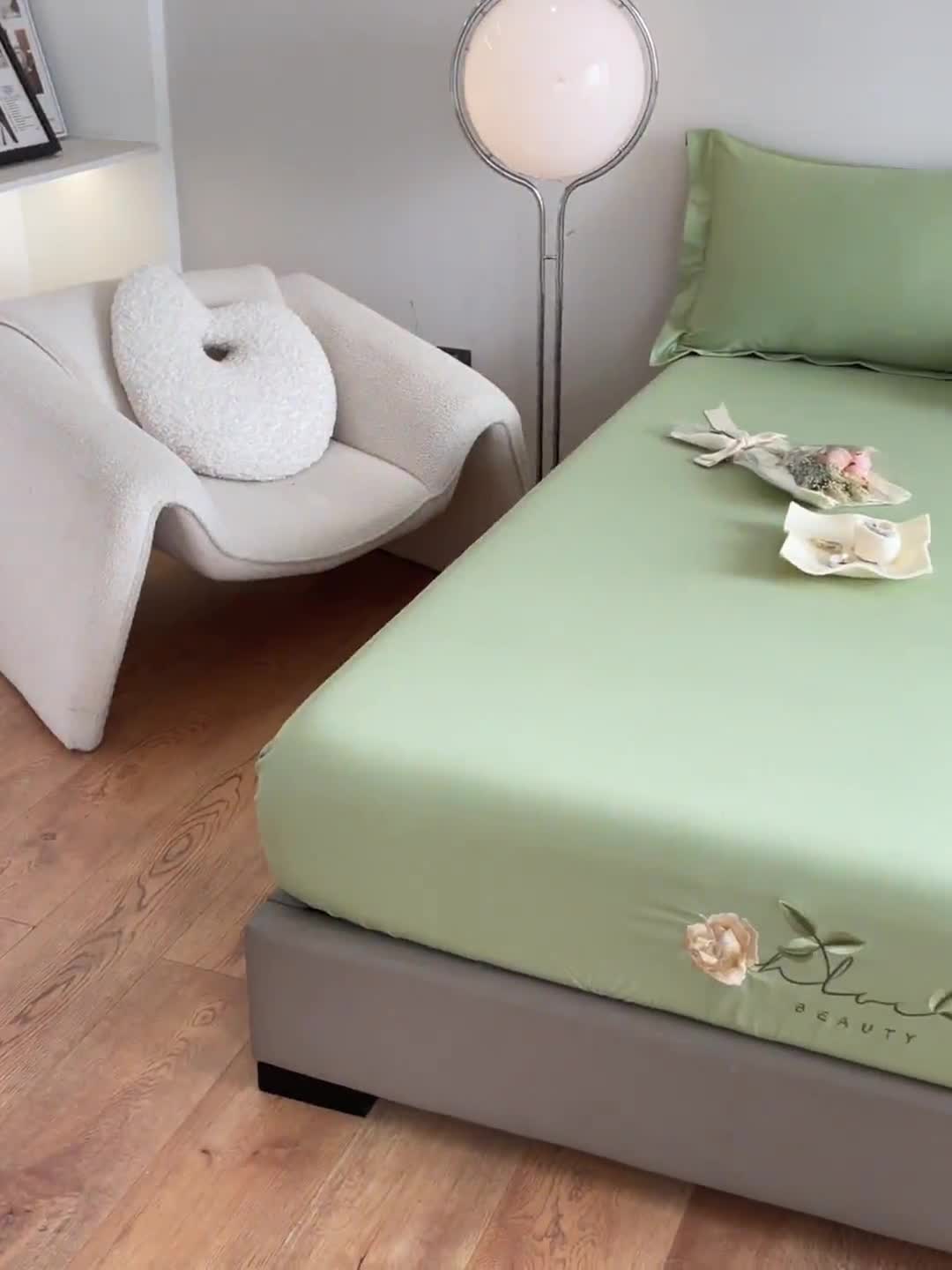 91家纺网 家纺一手货源 找家纺 50支贡缎轻奢刺绣床笠全棉床罩三件套防滑床垫套罩 Laura刺绣-艾绿