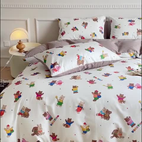 91家纺网 家纺一手货源 找家纺 畅畅家纺 2023新款13372全棉小清新简约系列四件套 小熊可可