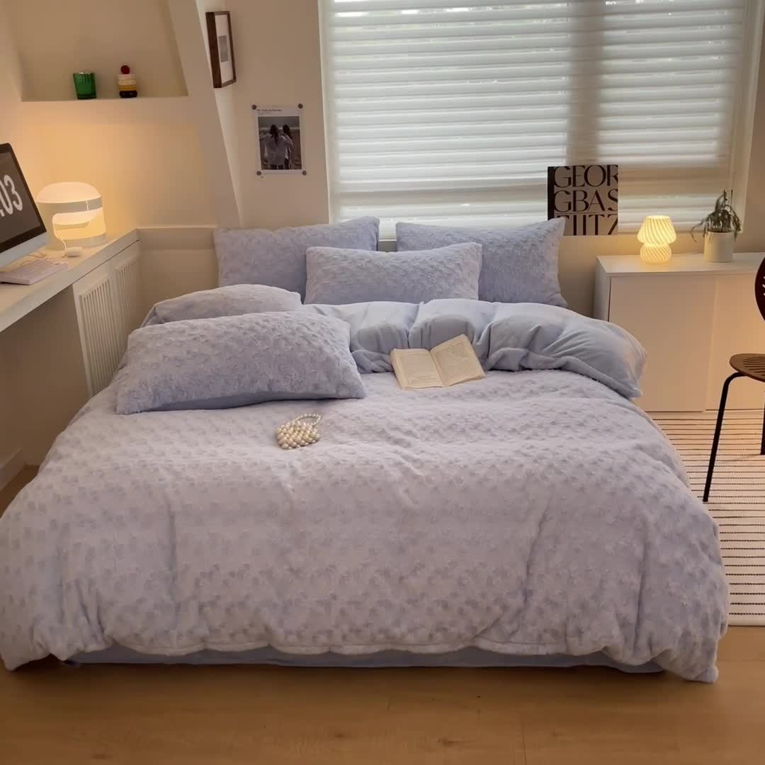 91家纺网 家纺一手货源 找家纺 澳梵 2023新款立体压花兔兔绒牛奶绒四件套 玫瑰-天蓝