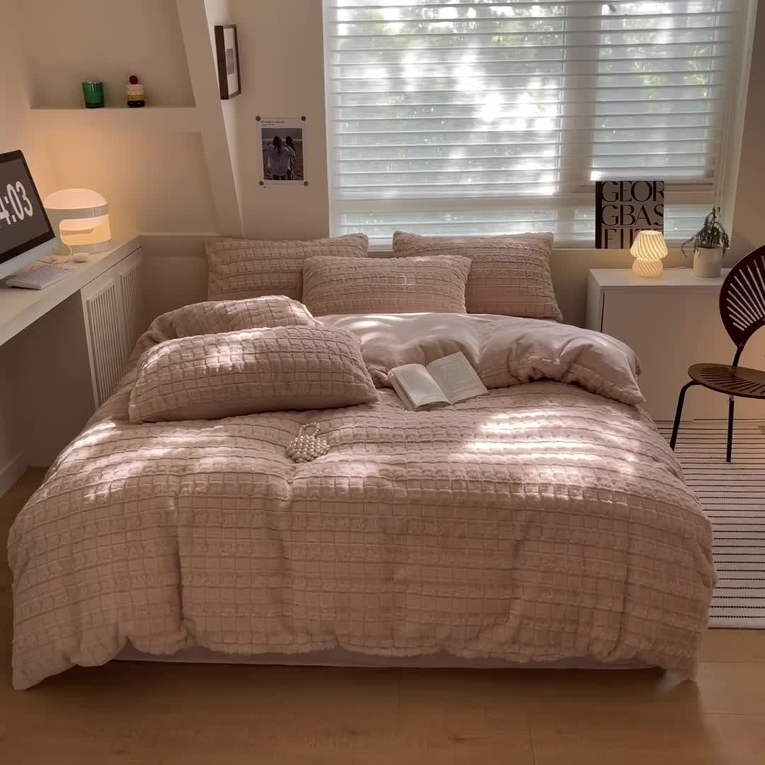 91家纺网 家纺一手货源 找家纺 澳梵 2023新款立体压花兔兔绒牛奶绒四件套 米拉-卡其