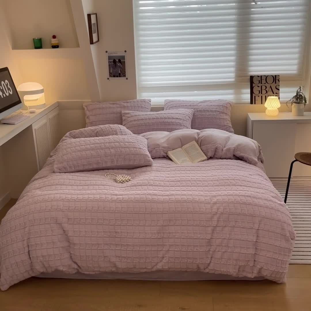 91家纺网 家纺一手货源 找家纺 澳梵 2023新款立体压花兔兔绒牛奶绒四件套 米拉-浅紫