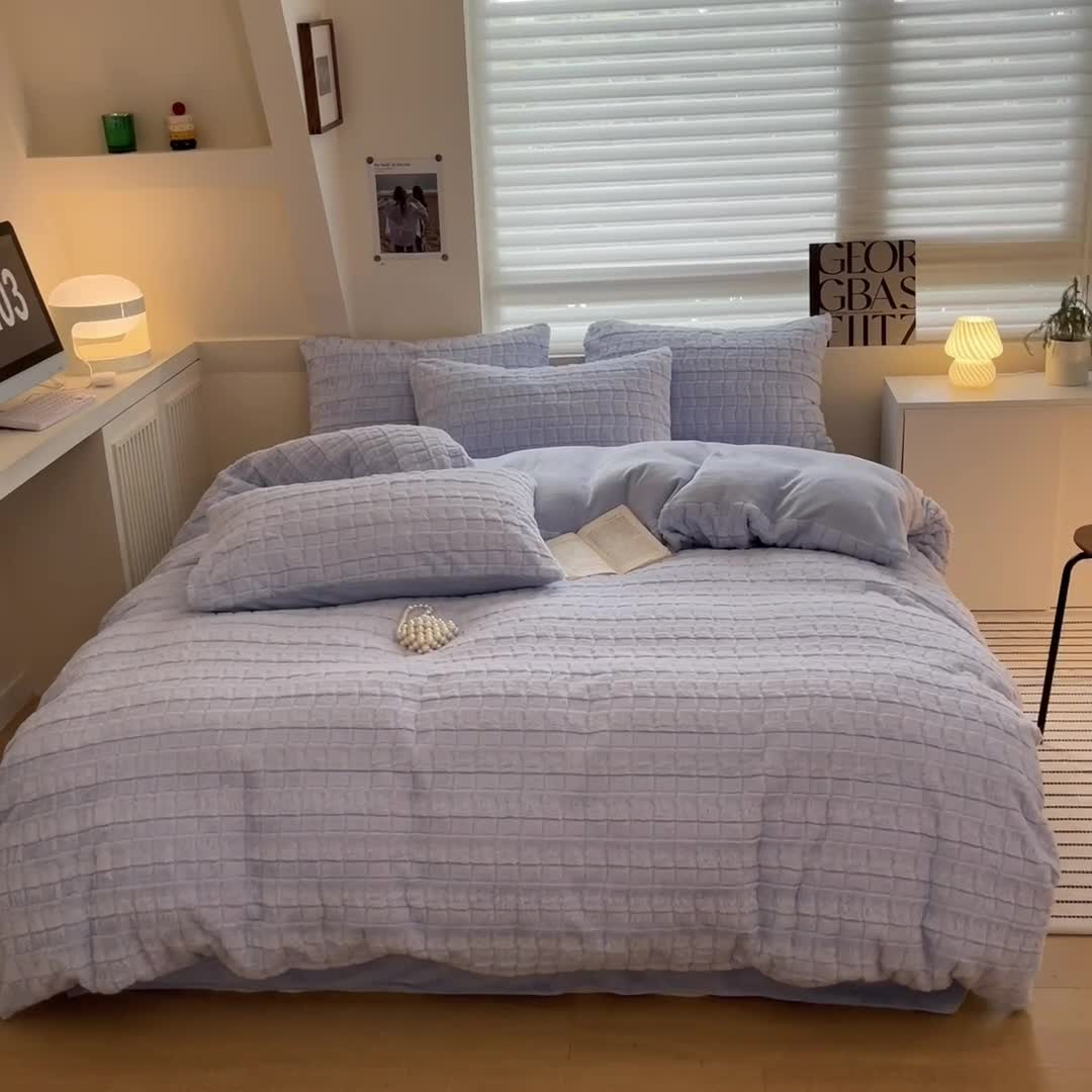 91家纺网 家纺一手货源 找家纺 澳梵 2023新款立体压花兔兔绒牛奶绒四件套 米拉-天蓝