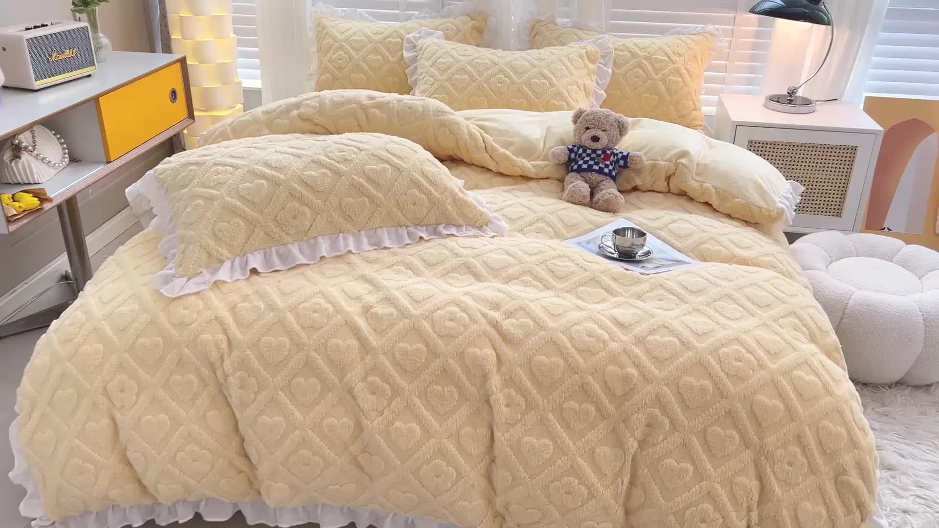 91家纺网 家纺一手货源 找家纺 澳梵 2023新款温柔梦境花梦塔芙绒韩版四件套 格子铺-黄色