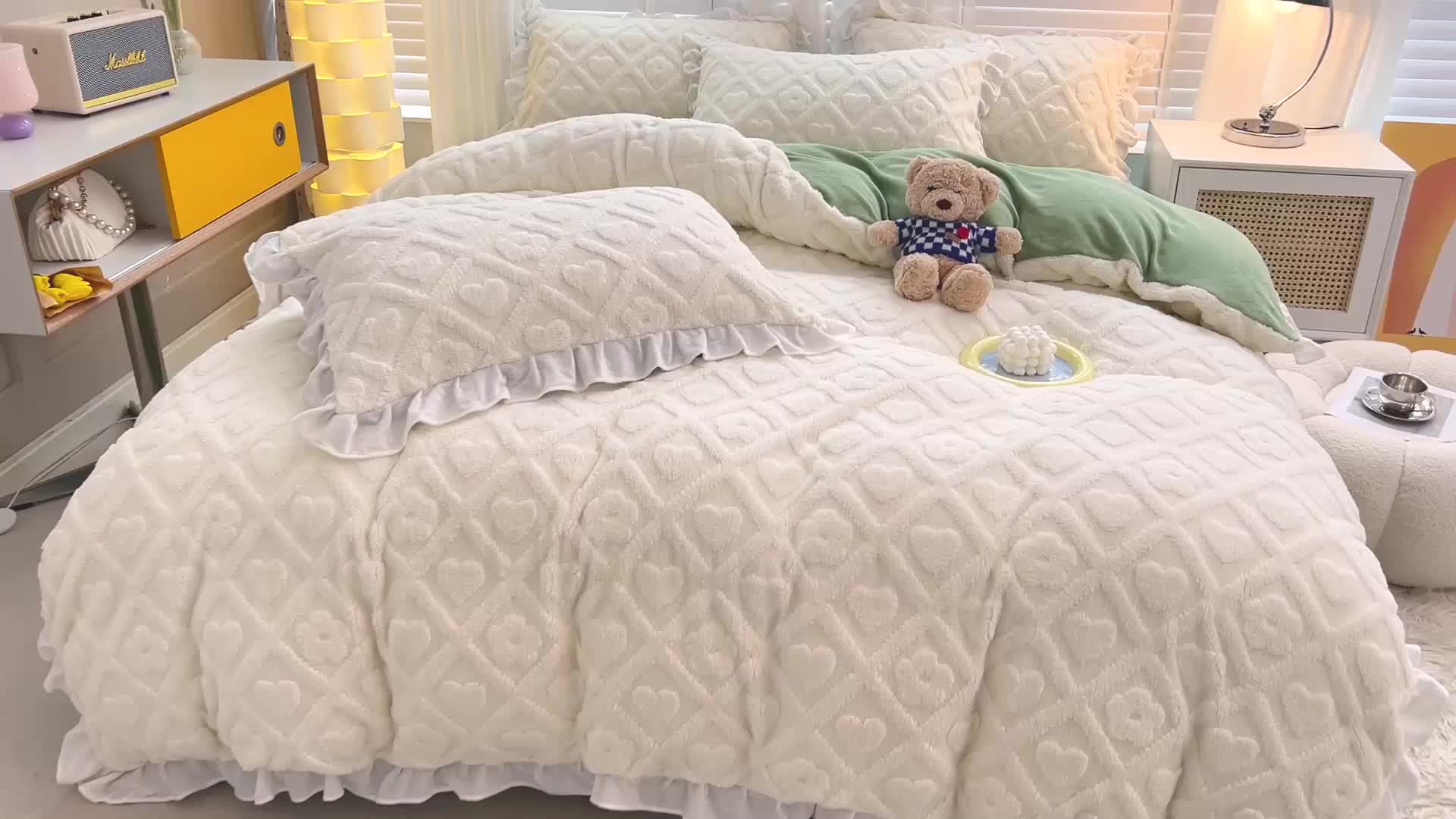 91家纺网 家纺一手货源 找家纺 澳梵 2023新款温柔梦境花梦塔芙绒韩版四件套 格子铺-奶白绿