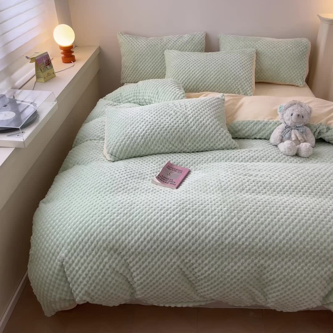 91家纺网 家纺一手货源 找家纺 澳梵家居 2023新款印花豆豆绒牛奶绒四件套 豆豆-白绿