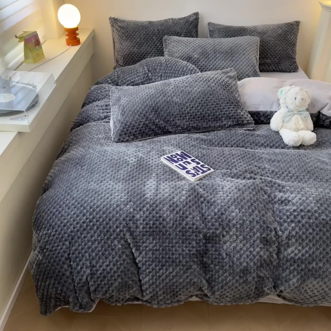 91家纺网 家纺一手货源 找家纺 澳梵家居 2023新款印花豆豆绒牛奶绒四件套 豆豆-灰色