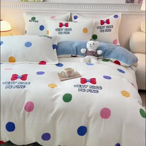 91家纺网 家纺一手货源 找家纺 宜家坊 2023新款小清新加厚印花牛奶绒四件套 简单款-彩色波点