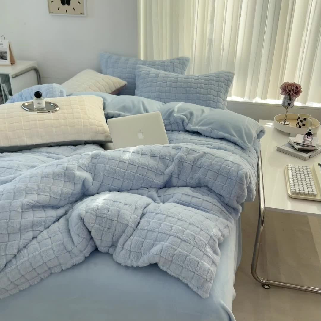 91家纺网 家纺一手货源 找家纺 欧冠 2023秋冬320克兔兔绒四件套 天空蓝