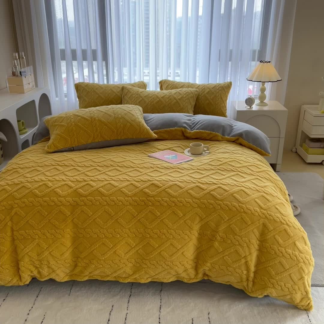 91家纺网 家纺一手货源 找家纺 欧冠  2023秋冬加厚塔芙绒简约款牛奶绒四件套 暖黄