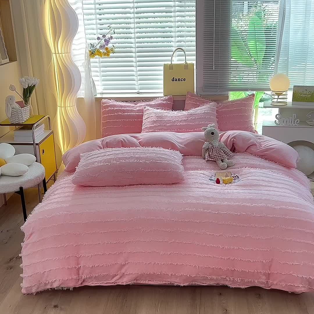 91家纺网 家纺一手货源 找家纺 （总）欧冠 2023秋冬新款牛奶绒提花简约款牛奶绒四件套