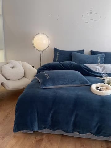 91家纺网 家纺一手货源 找家纺 义博 2025新款牛奶绒刺绣四件套-浪漫系列 浪漫-宝石蓝