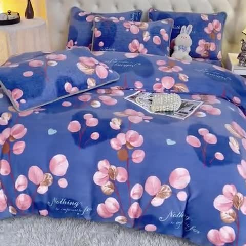 91家纺网 家纺一手货源 找家纺 梓依家纺 2023新款牛奶绒床盖款四件套 静待花开