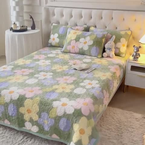 91家纺网 家纺一手货源 找家纺 梓依家纺 2023新款牛奶绒单床盖 繁花入梦