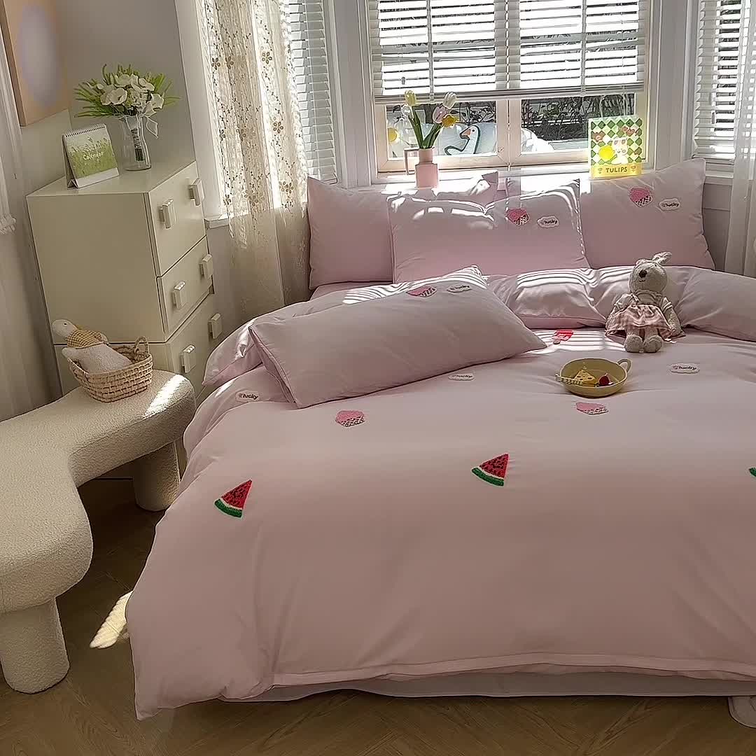 91家纺网 家纺一手货源 找家纺 欧冠 2023新款秋冬保暖专版水洗棉麻毛巾绣四件套 西瓜