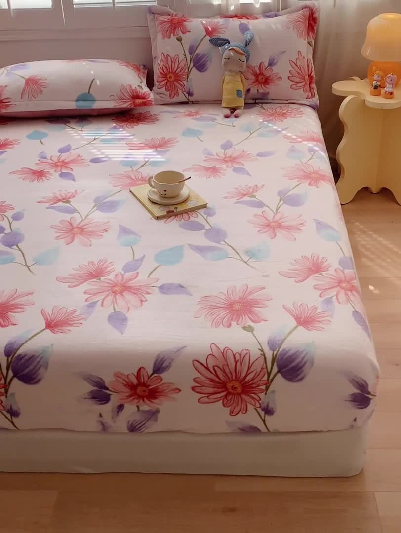 91家纺网 家纺一手货源 找家纺 欧邦 新款印花牛奶绒单品床笠 荷花待放