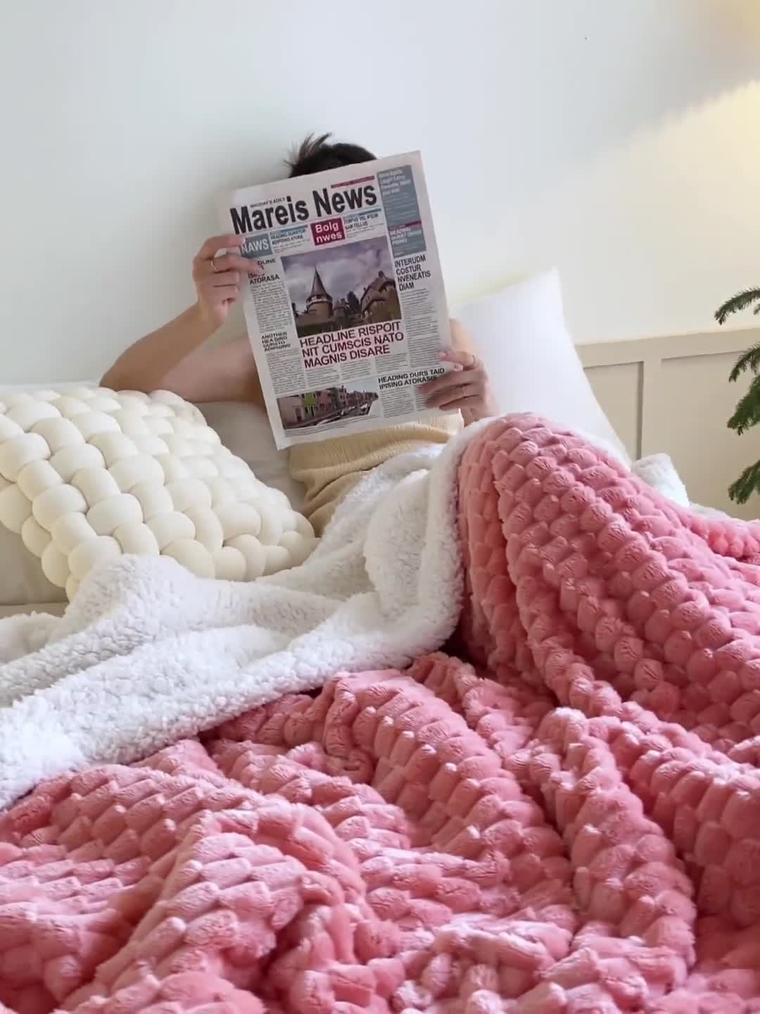 91家纺网 家纺一手货源 找家纺 欧邦 新款A类金龟绒提花豆豆绒毯子羊羔绒双层毛毯 星光白