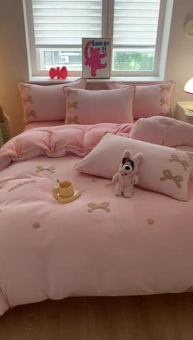 91家纺网 家纺一手货源 找家纺 蜜柚 2024新款牛奶绒贝壳边毛巾绣四件套 小幸运