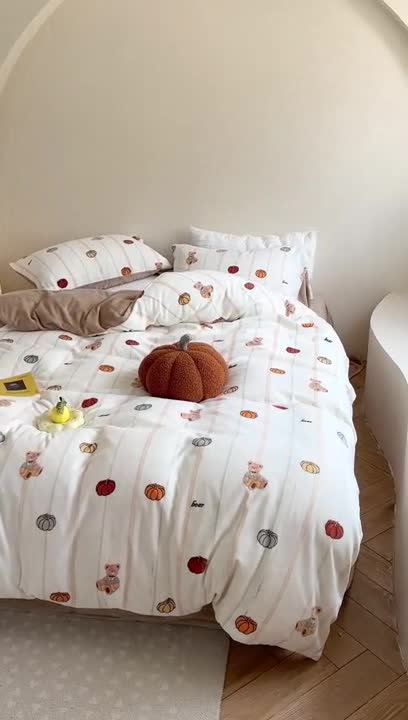 91家纺网 家纺一手货源 找家纺 柚子 2023新款牛奶绒四件套-复古花卉系列 南瓜熊