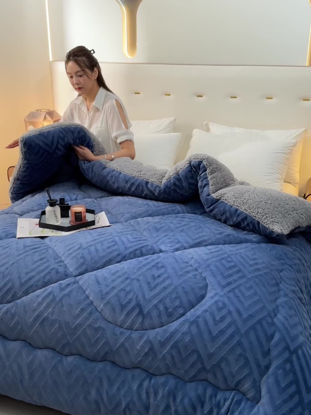 91家纺网 家纺一手货源 找家纺 （总）南北家居 2024新款牛奶绒羊羔绒纯色加厚保暖冬被