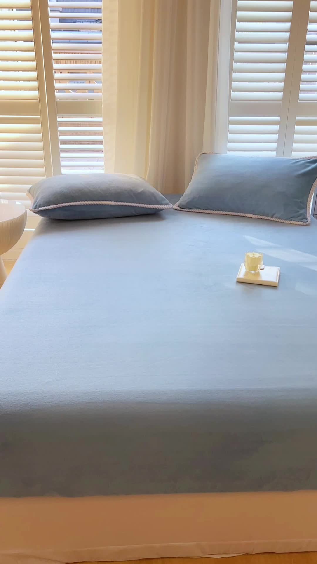 91家纺网 家纺一手货源 找家纺 857 2023新款牛奶绒床笠 宝石蓝