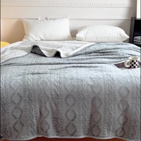 91家纺网 家纺一手货源 找家纺 宜家坊新款秋冬高克重法莱绒羊羔绒立体剪花纯色多功能毛毯 绅士灰