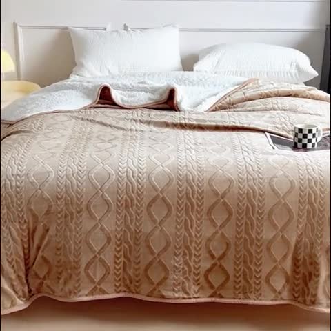 91家纺网 家纺一手货源 找家纺 宜家坊 新款秋冬高克重法莱绒羊羔绒立体剪花纯色多功能毛毯 浅奶咖